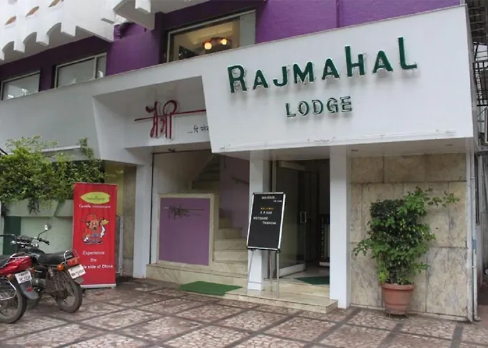 Hotel Rajmahal