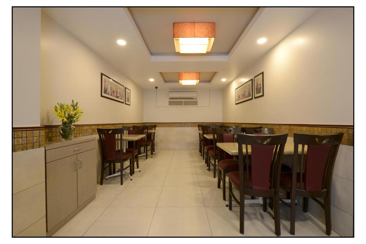 Hotel Rajmahal 2*